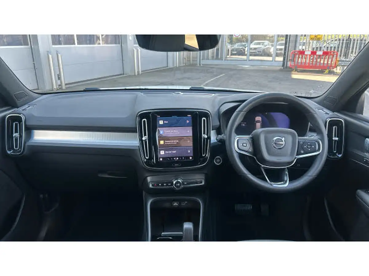 2023-volvo-xc40-20-b4-plus-big-19