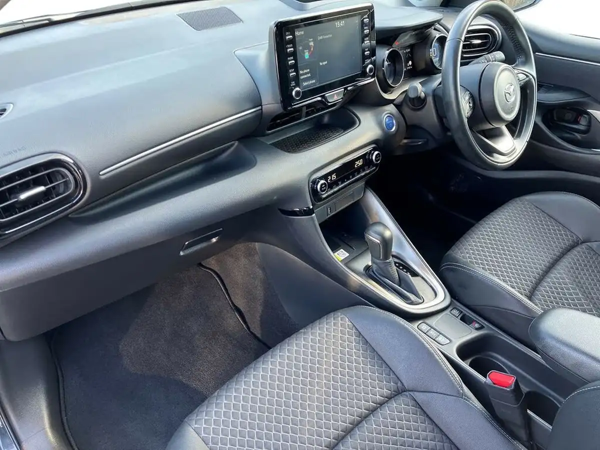 2023-mazda-mazda2-15-select-big-5