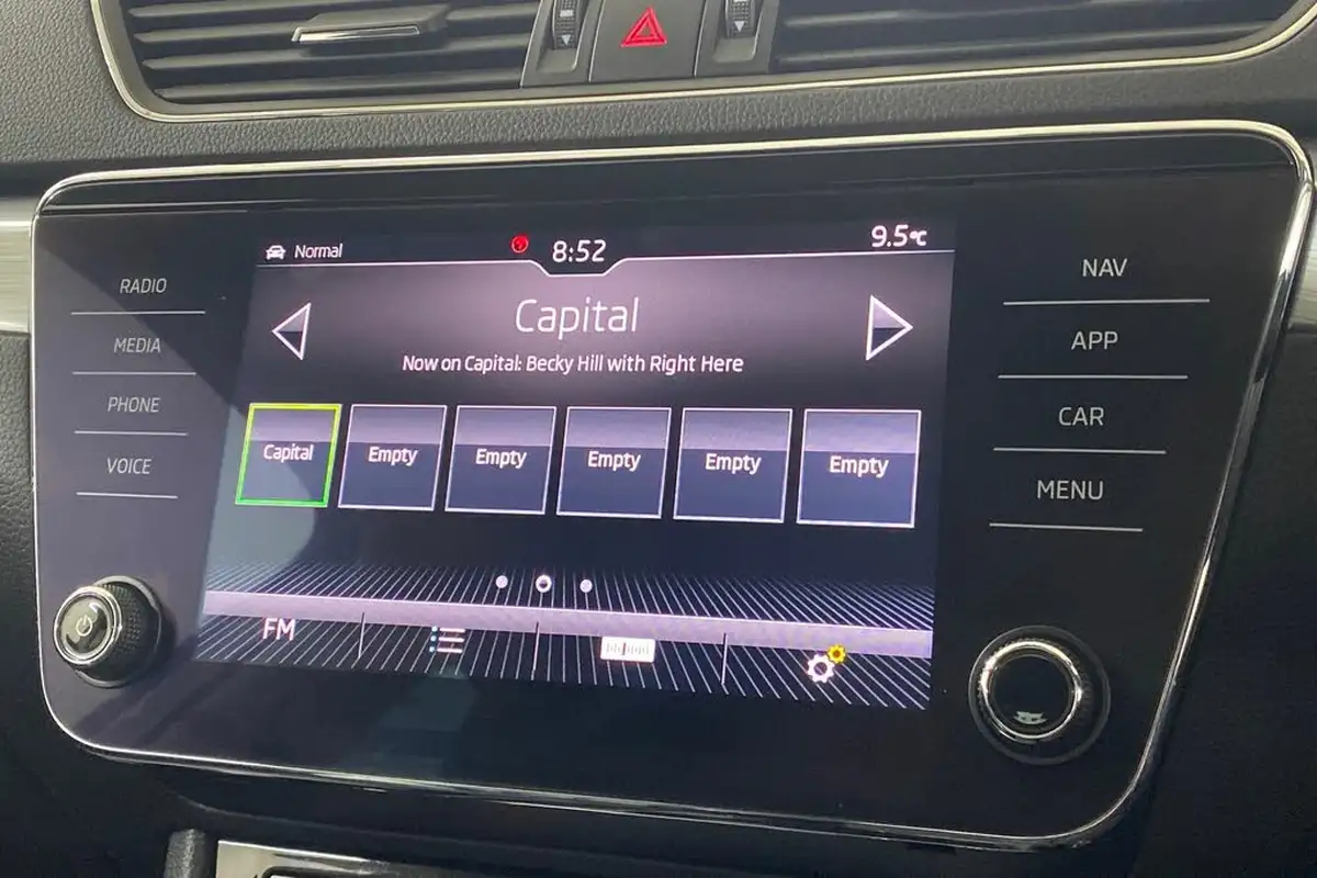 2020-skoda-superb-15-tsi-se-technology-hatchback-big-16