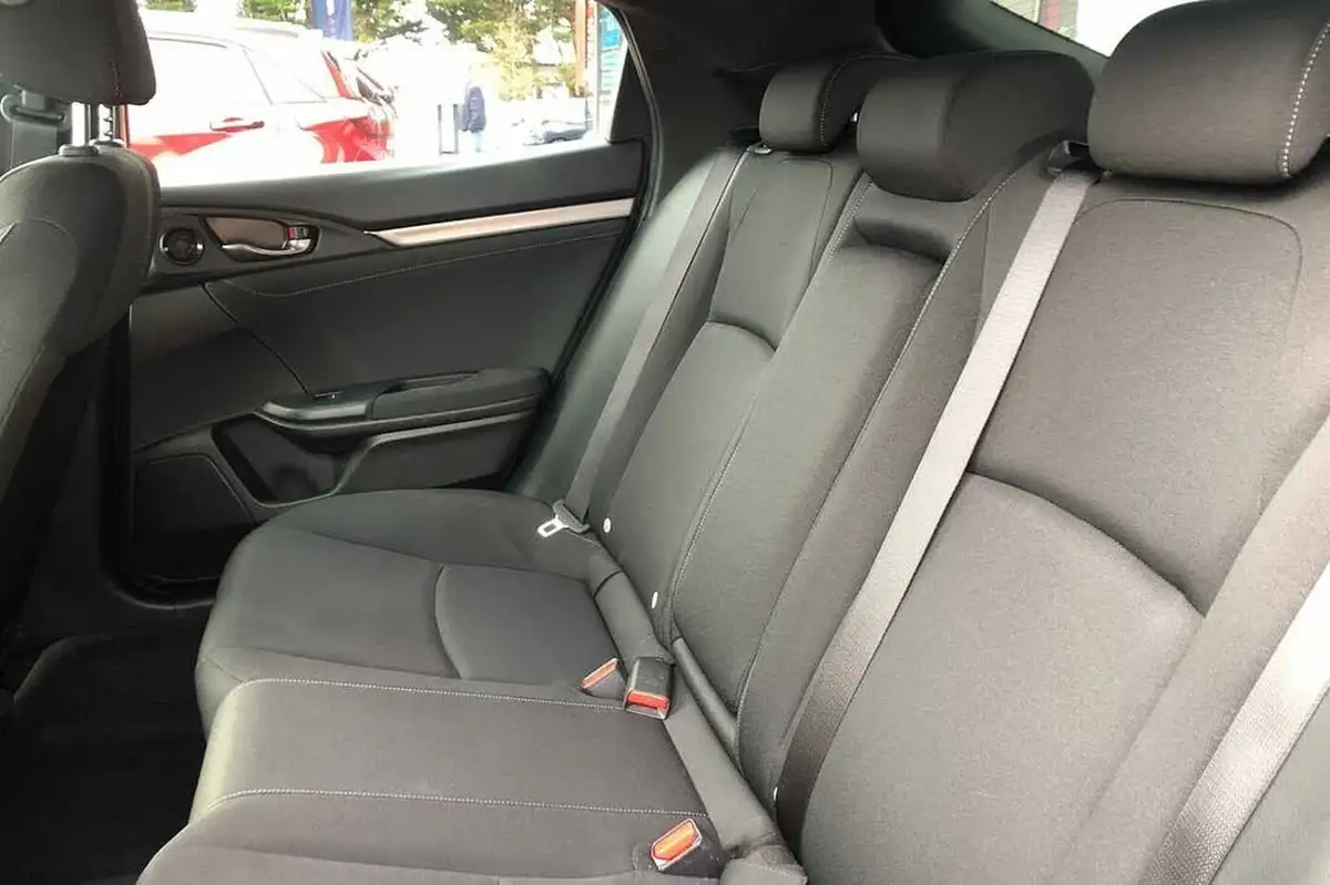2019-honda-civic-10-vtec-turbo-sr-hatchback-5d-big-7