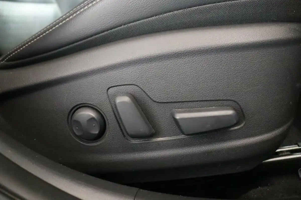 2020-hyundai-kona-16-gdi-premium-se-big-8