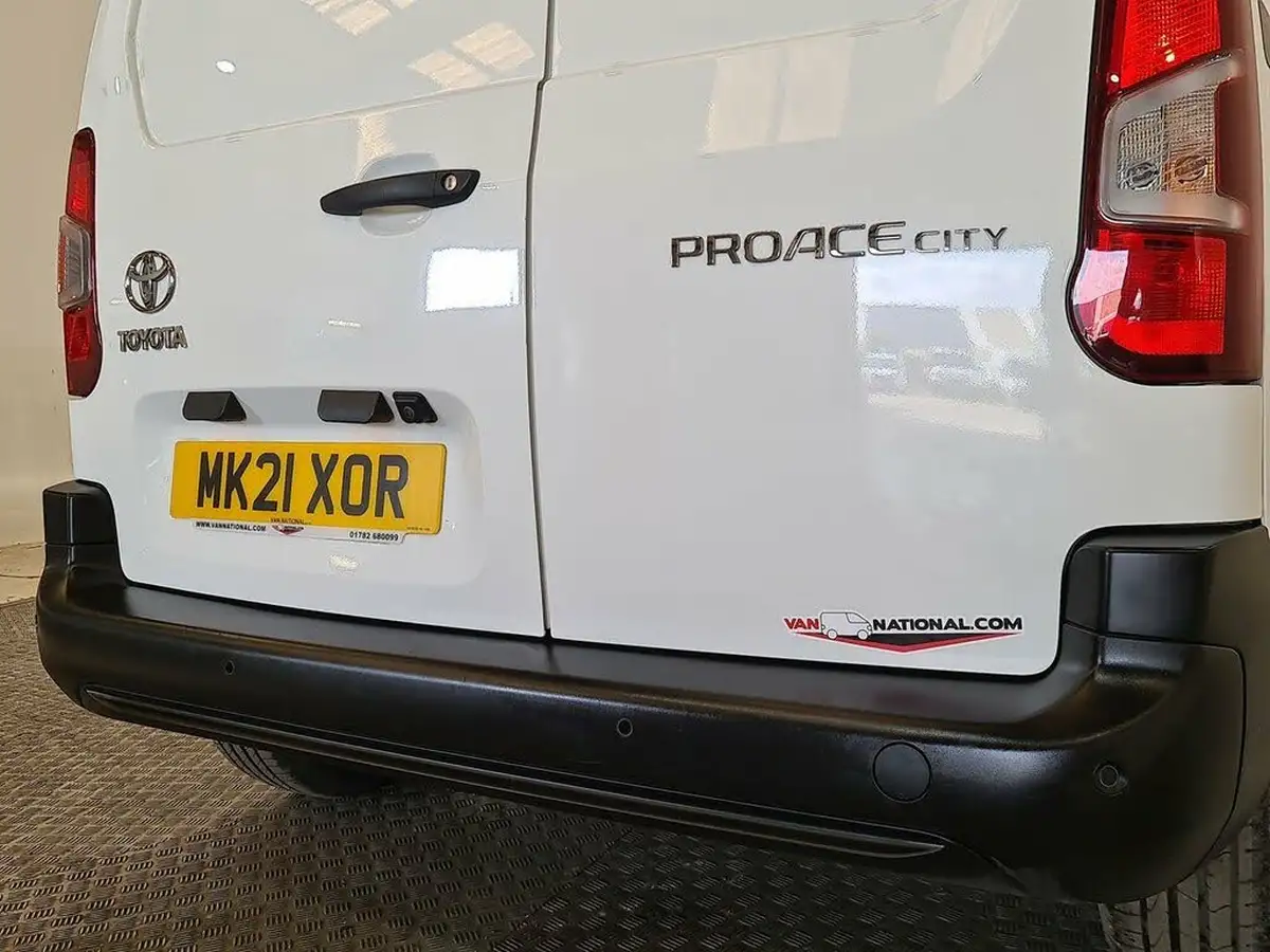 2021-toyota-proace-city-15d-icon-100hpeu6dt-e-l1-big-27