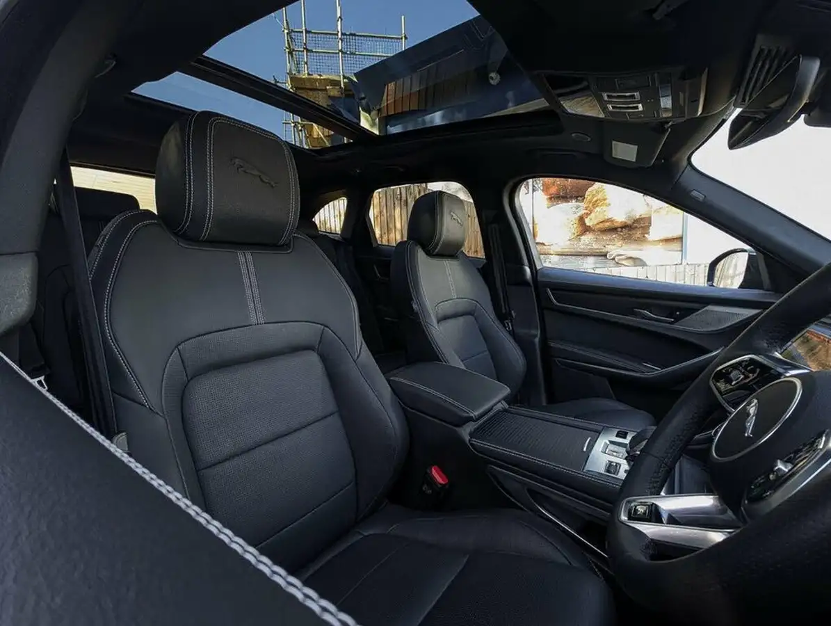 2023-jaguar-f-pace-20-d200-r-dynamic-black-big-21