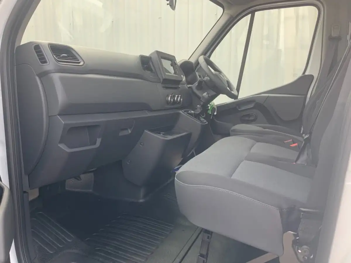 2024-renault-master-23dci-ll35-145-business-chassis-cab-big-14