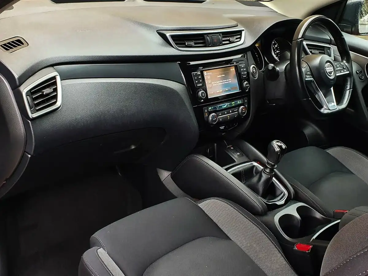 2018-nissan-qashqai-12-dig-t-n-connecta-big-6