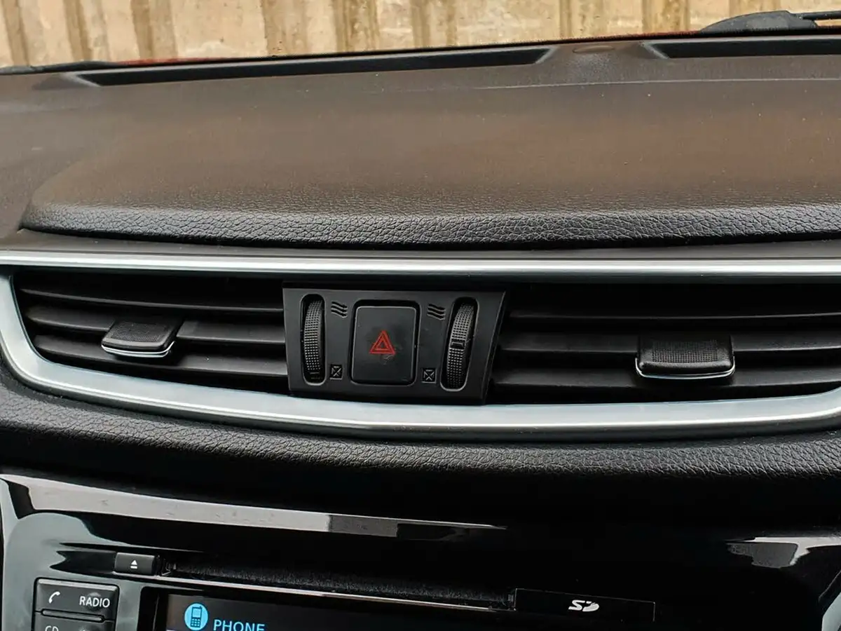 2018-nissan-qashqai-12-dig-t-n-connecta-big-30