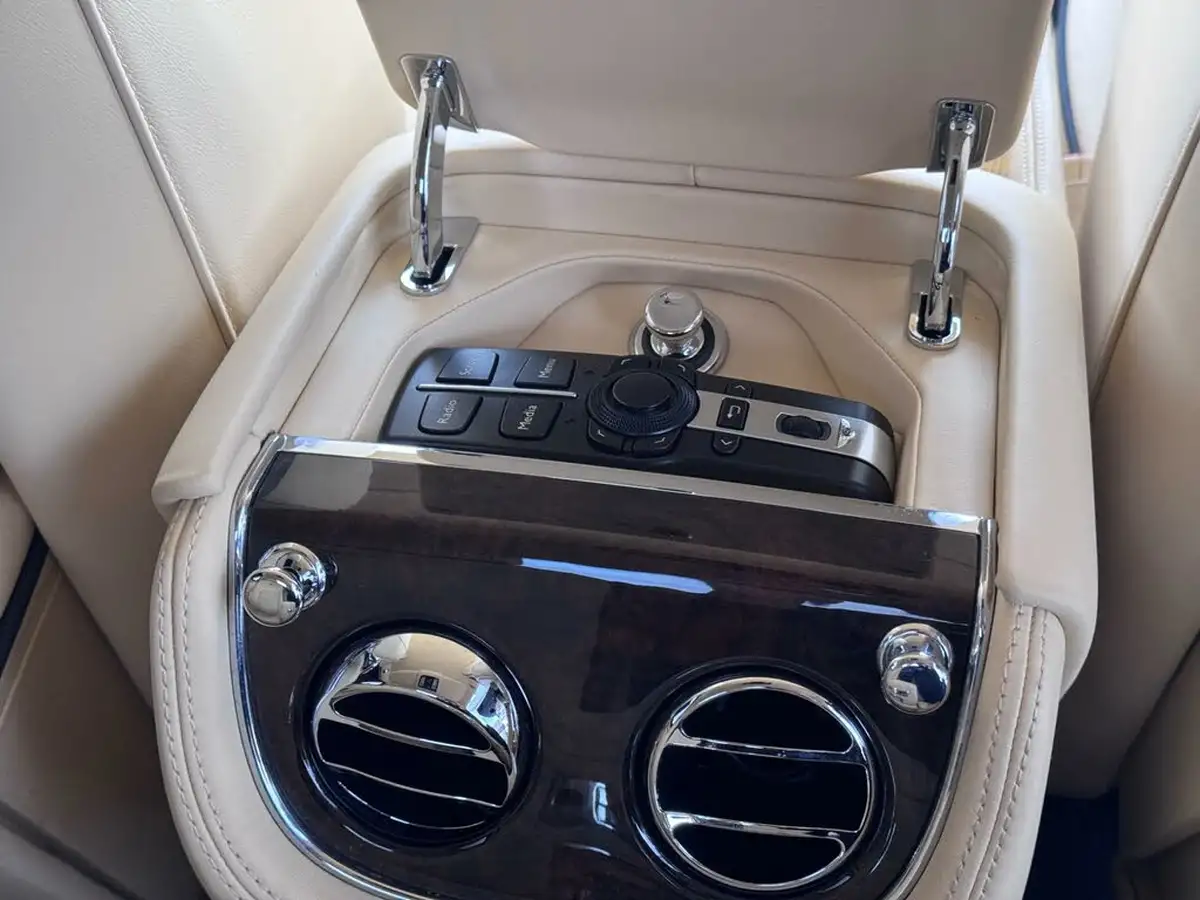 2012-bentley-mulsanne-675-big-21