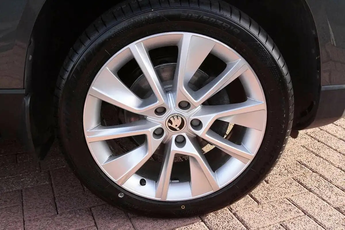 2019-skoda-karoq-15-tsi-se-l-dsg-big-4