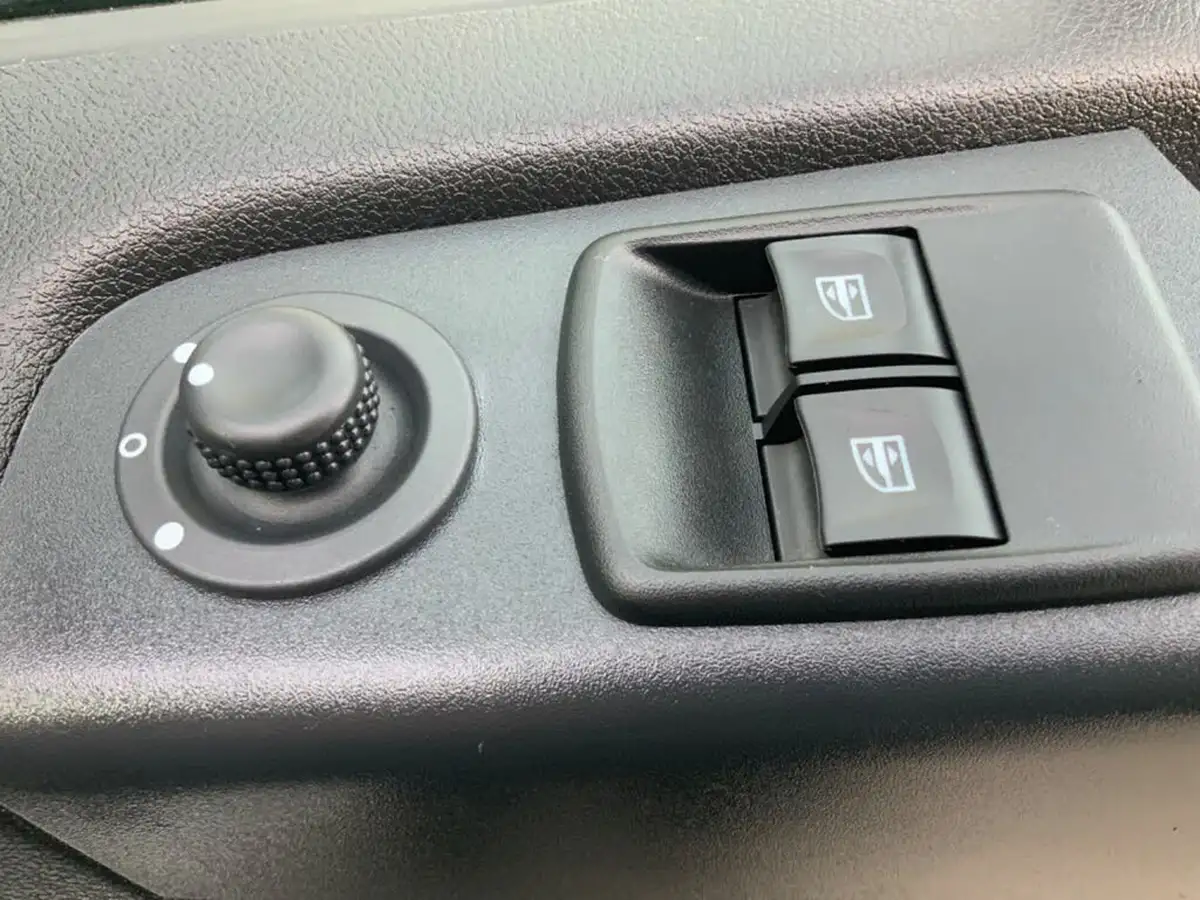 2021-renault-trafic-20dci-sl30-energy-120-business-panel-big-19