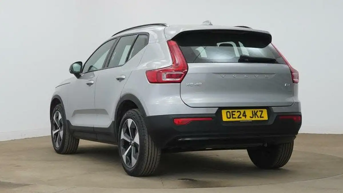 2024-volvo-xc40-20-b4-plus-big-5