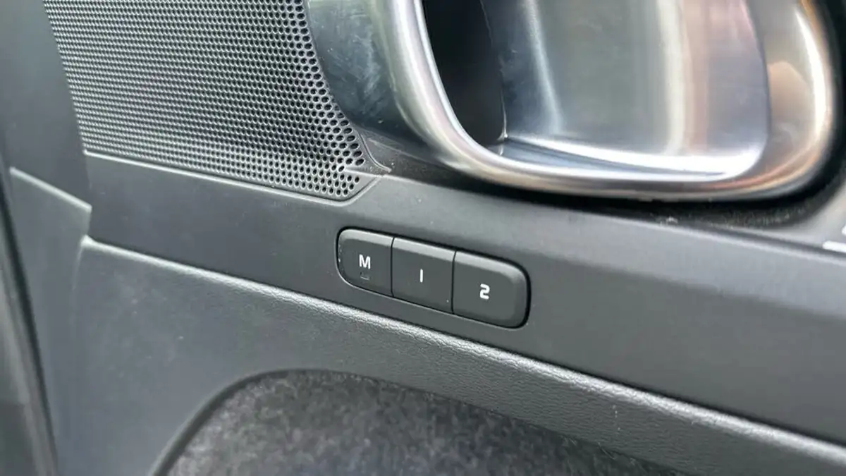 2021-volvo-xc40-e-twin-recharge-plus-big-45
