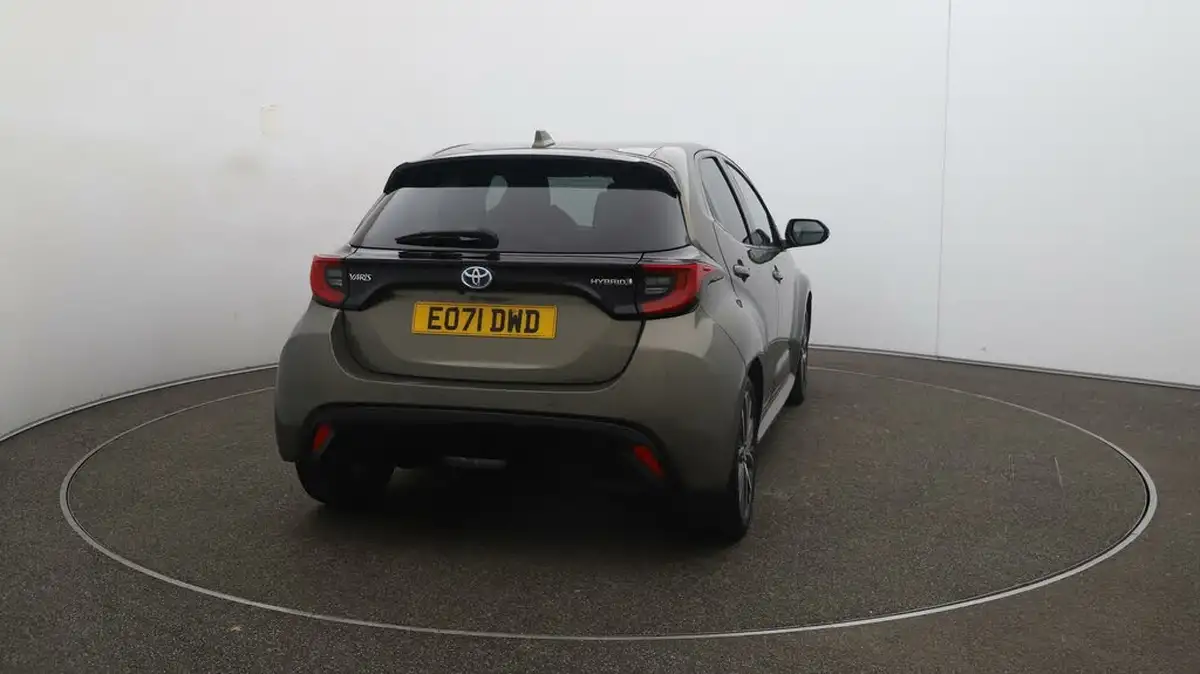 2021-toyota-yaris-15-vvt-i-excel-big-50