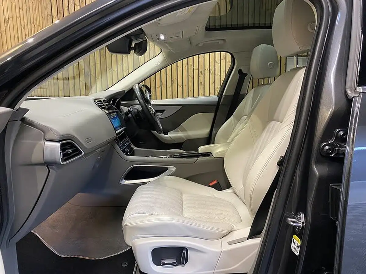 2020-jaguar-f-pace-20-i4d-portfolio-180ps-awd-auto-big-57