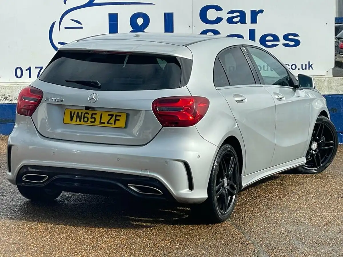 2015-mercedes-benz-a-class-21d-a200d-amg-line-136ps-premiumss-big-4