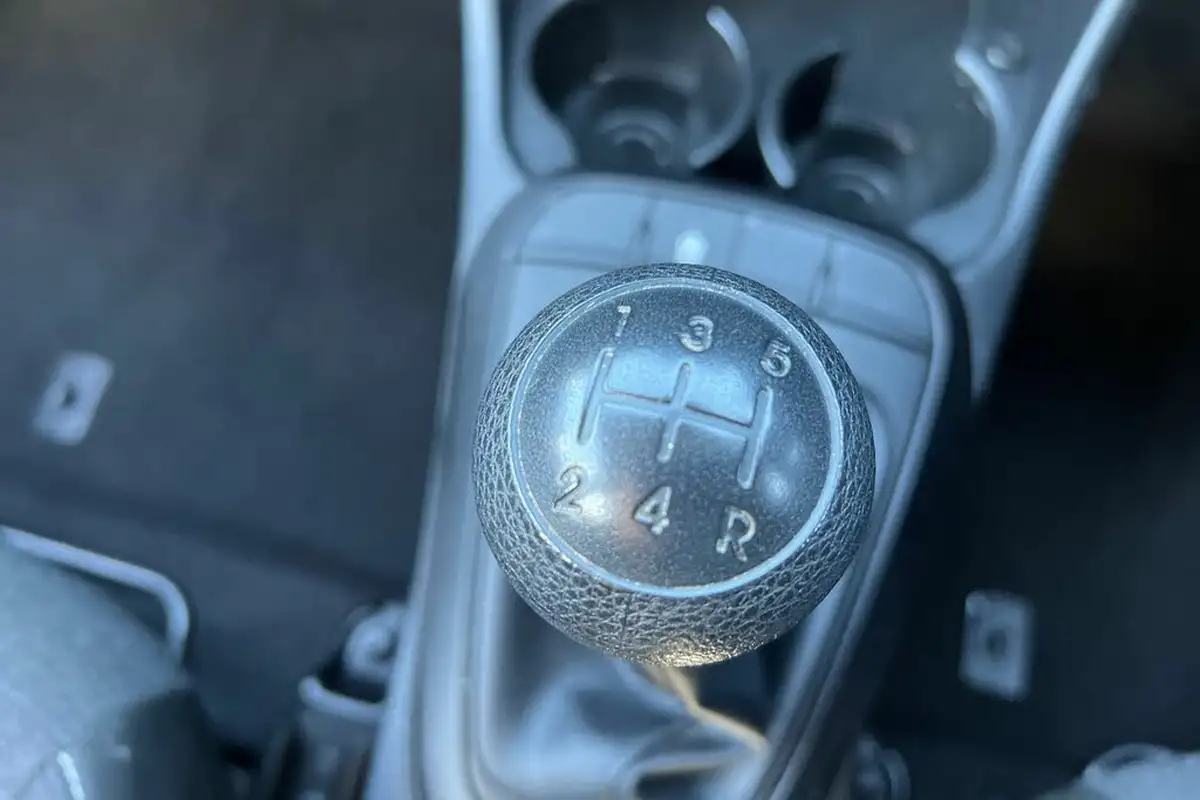2020-kia-picanto-10-1-4-seats-big-30