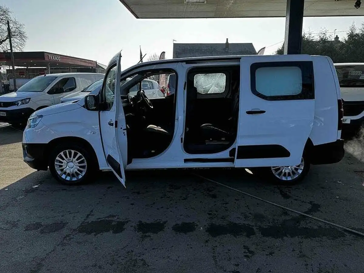 2022-toyota-proace-city-15d-icon-l2-big-28