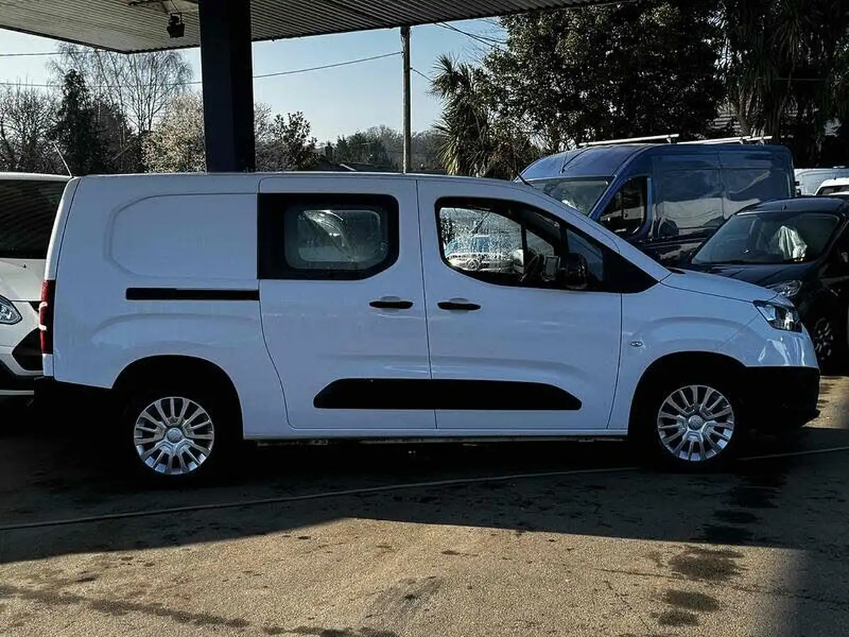 2022-toyota-proace-city-15d-icon-l2-big-4
