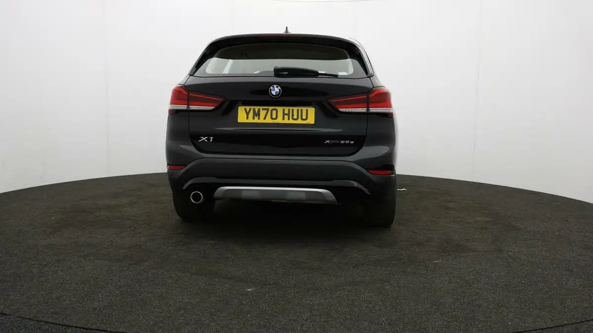 2021-bmw-x1-15-xdrive-25e-phev-xline-big-6
