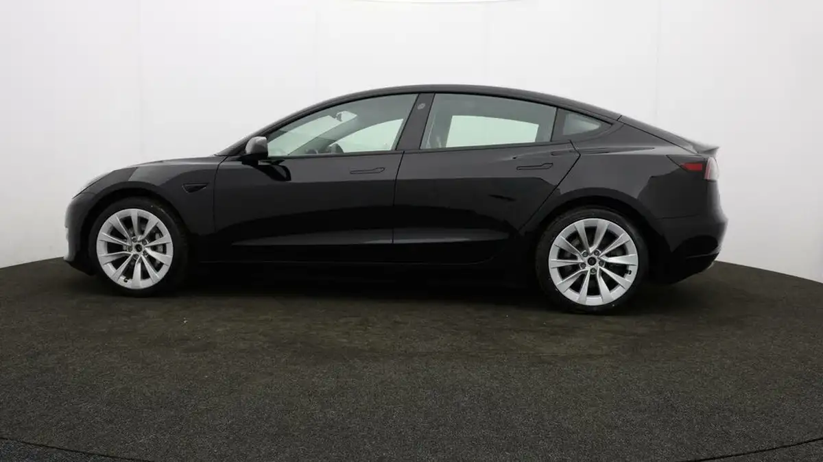 2020-tesla-model-3-e-long-range-big-68