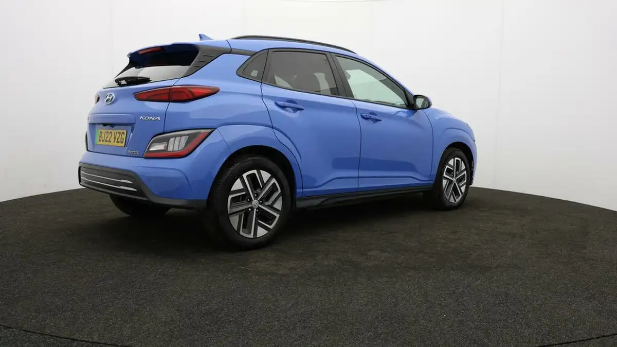 2022-hyundai-kona-e-premium-204ps-64kwh-7kw-obc-big-6