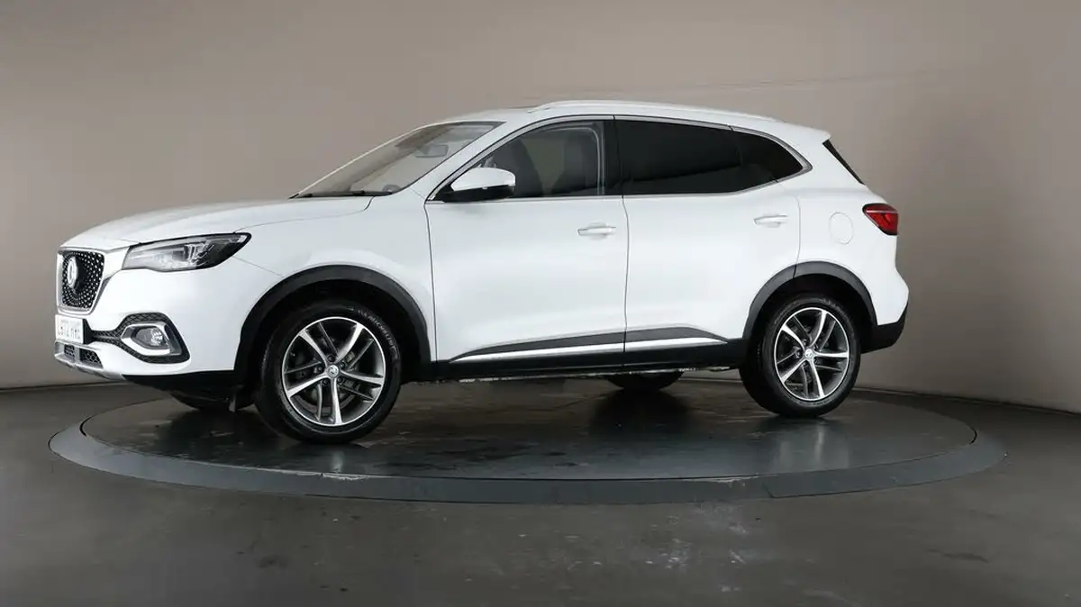 2022-mg-hs-15t-gdi-exclusive-162ps-big-31