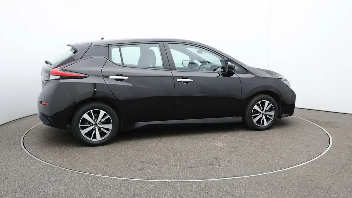 2021-nissan-leaf-e-acenta-big-49