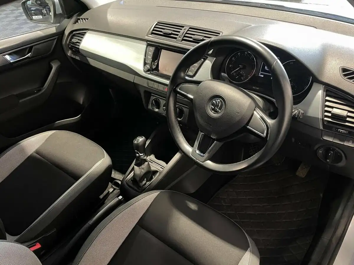 2015-skoda-fabia-12-tsi-se-90ps-hatchback-big-7