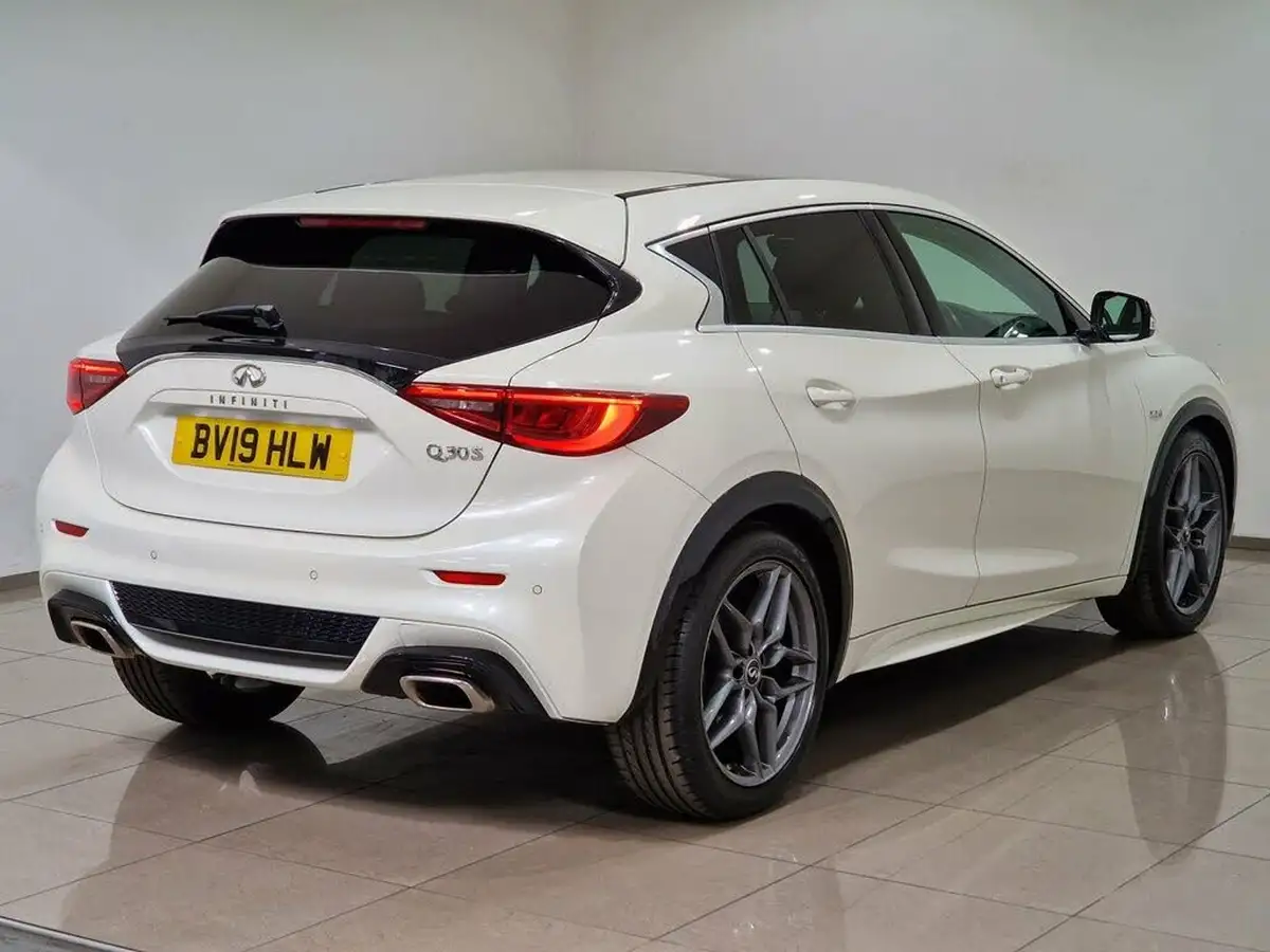 2019-infiniti-q30-22d-sport-big-5