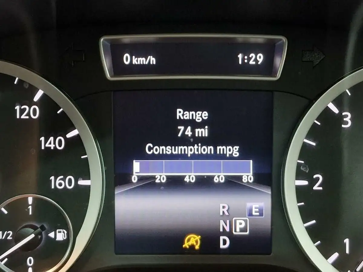 2019-infiniti-q30-22d-sport-big-57
