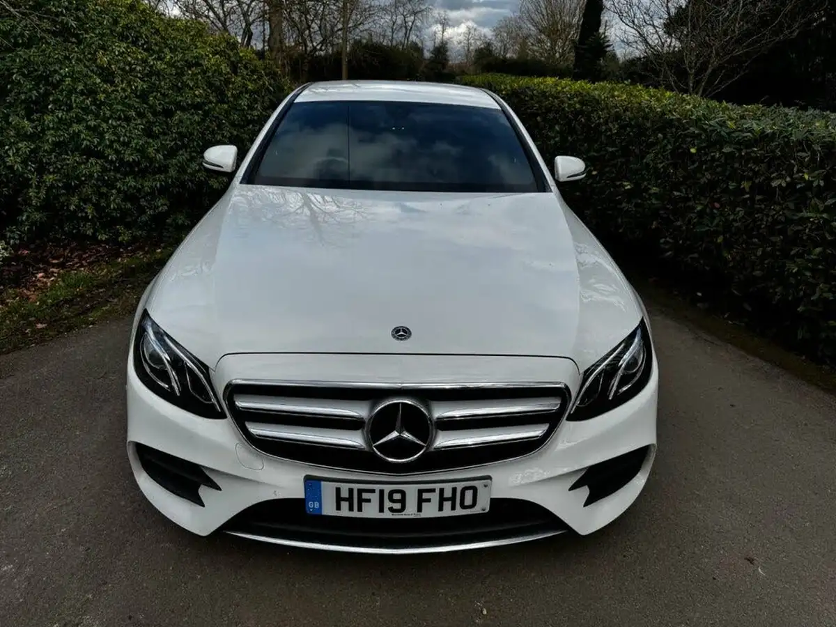 2019-mercedes-benz-e-class-20-e200-amg-line-saloon-4d-big-1