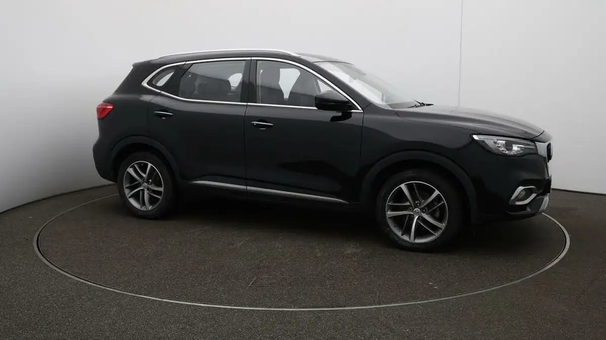 2022-mg-hs-15t-gdi-exclusive-162ps-big-39