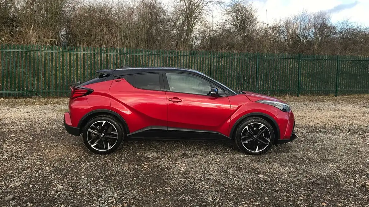 2023-toyota-c-hr-18-vvt-i-gr-sport-big-15