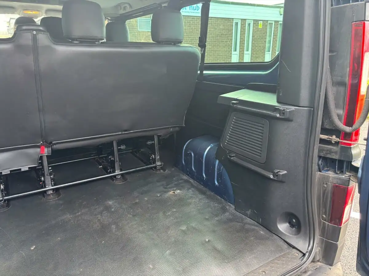 2019-renault-trafic-16dci-ll29-120-business-eu6c-bus-9-seats-big-9