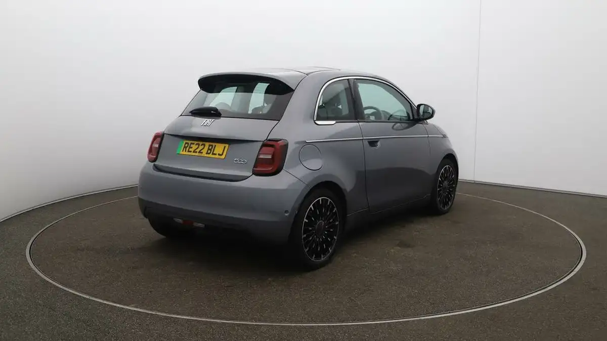 2022-fiat-500-e-la-prima-big-7