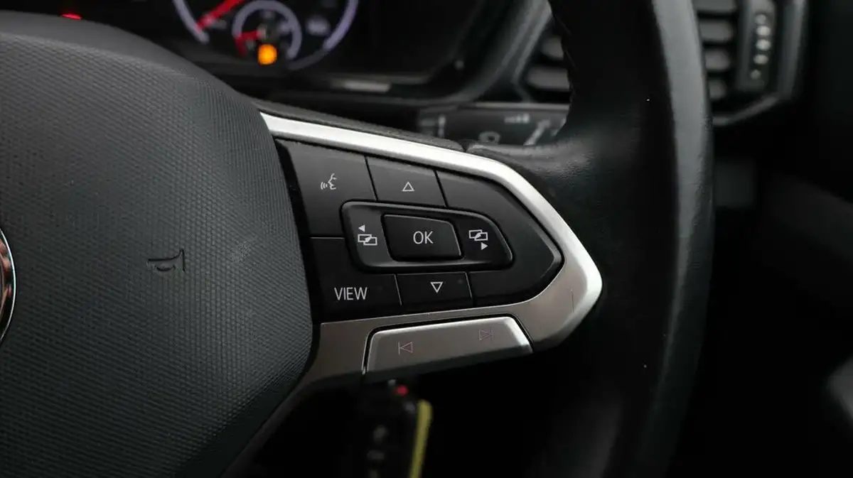 2021-volkswagen-t-cross-10-tsi-se-110ps-big-23
