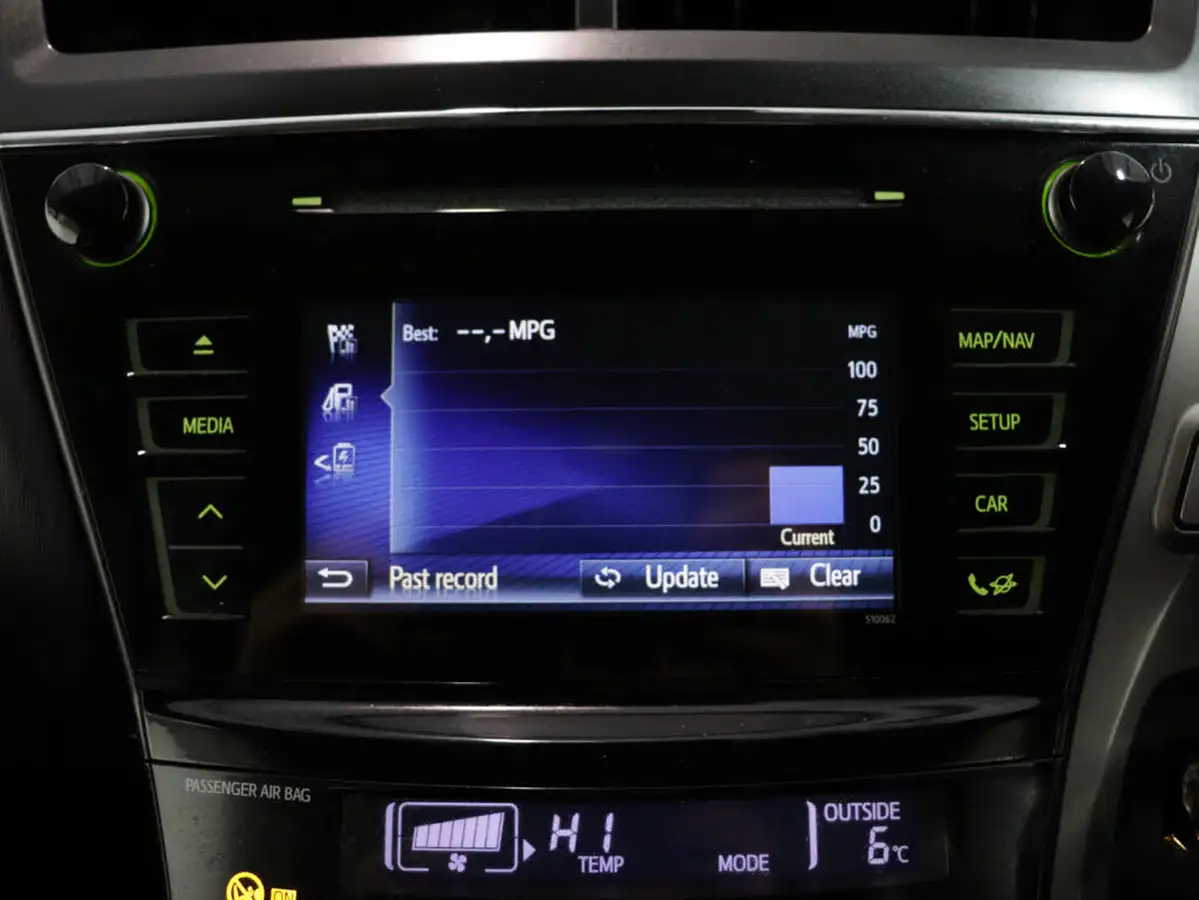 2020-toyota-prius-18-vvt-i-excel-big-21