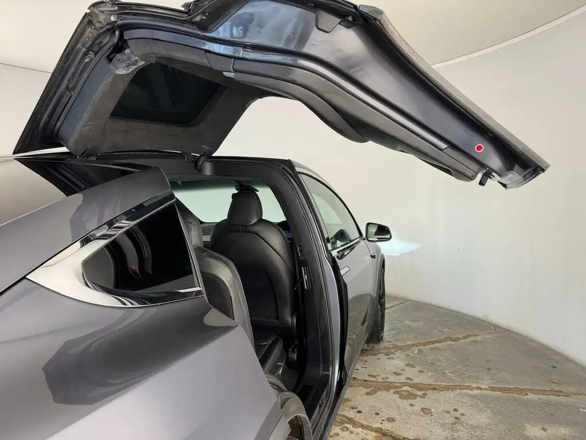 2020-tesla-model-x-e-ludicrous-performance-big-17