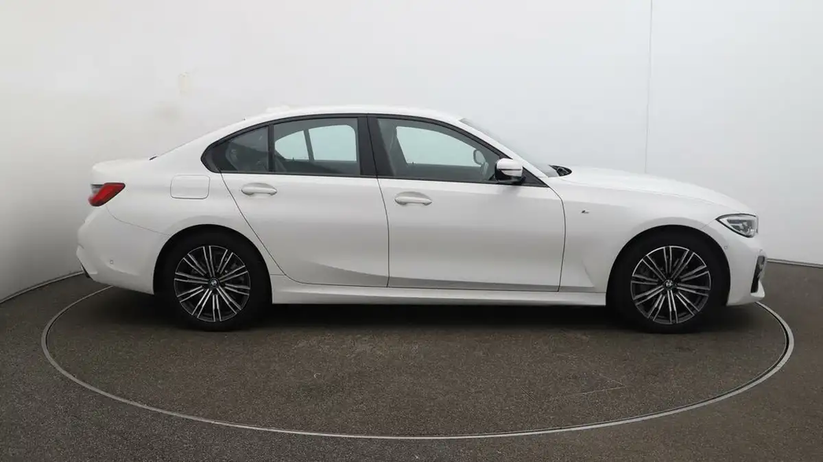 2020-bmw-3-series-20-330e-m-sport-saloon-4d-big-41