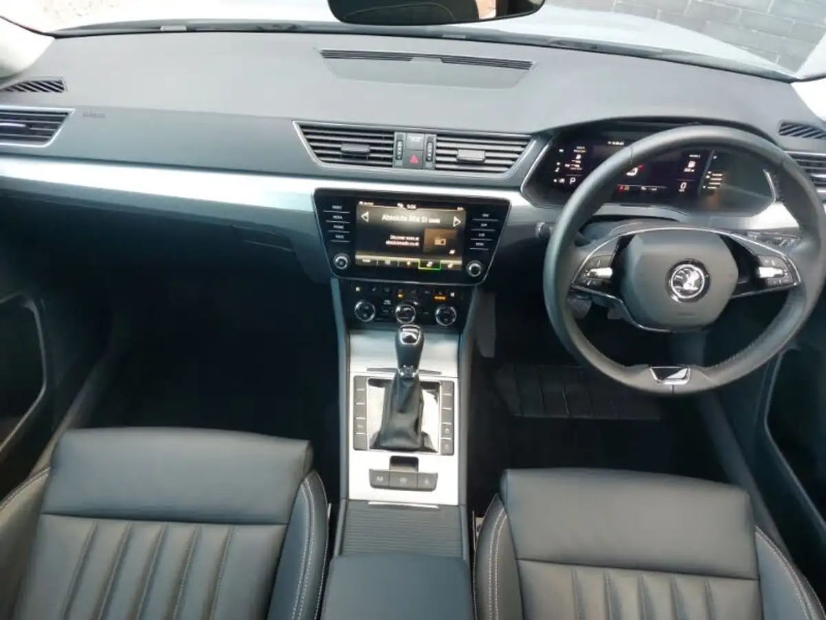 2023-skoda-superb-20tdi-se-technology-estate-dsg-big-2