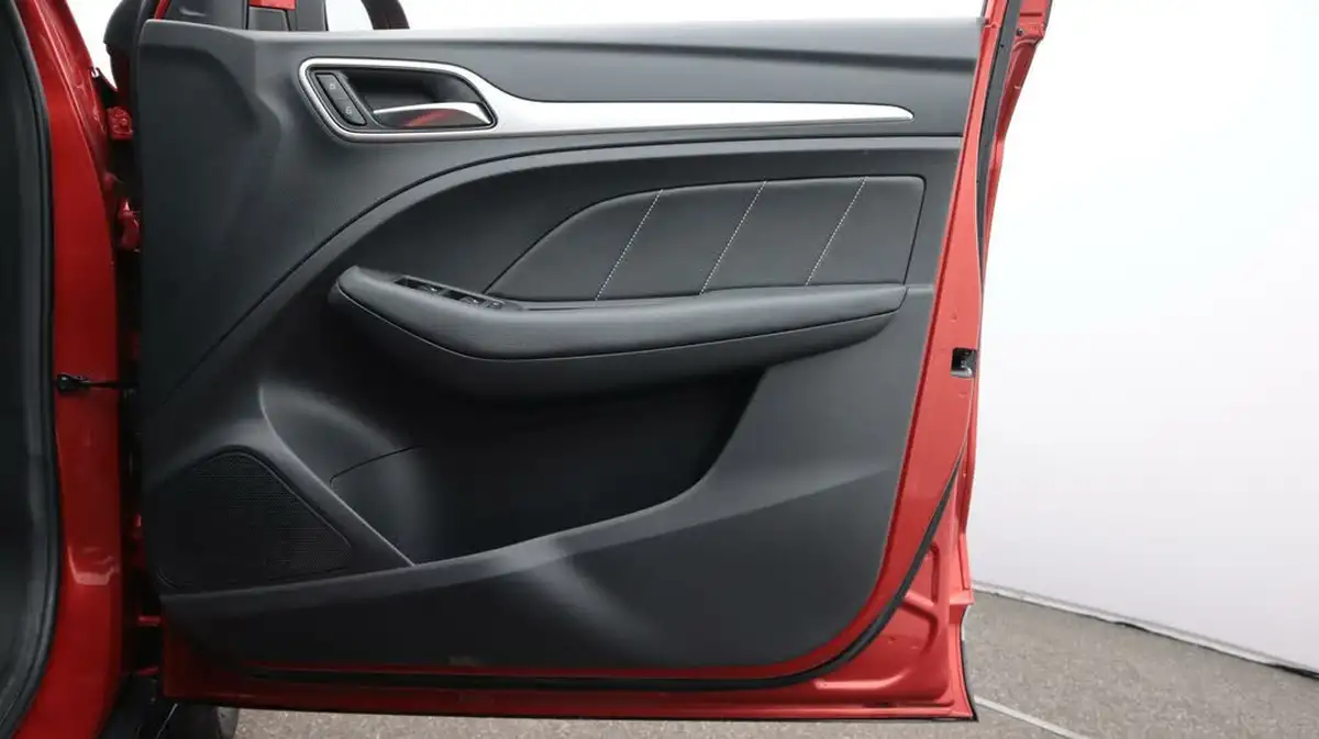 2021-mg-zs-suv-e-exclusive-ev-big-15