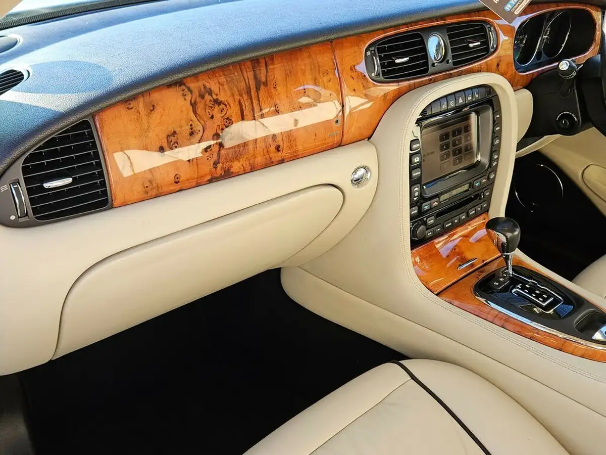 2008-jaguar-xj-series-27td-xj-sovereign-204bhp-auto-big-14