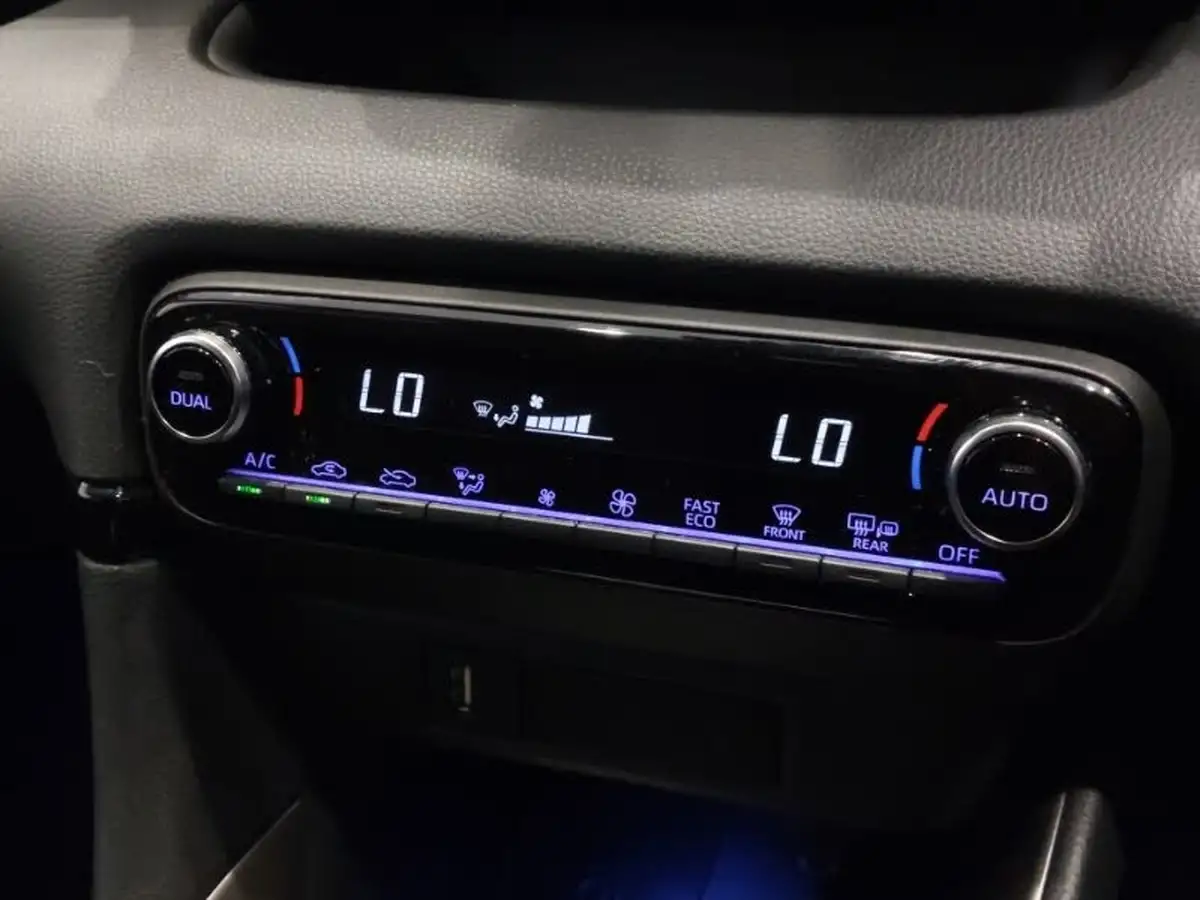 2023-mazda-mazda2-15-select-big-13