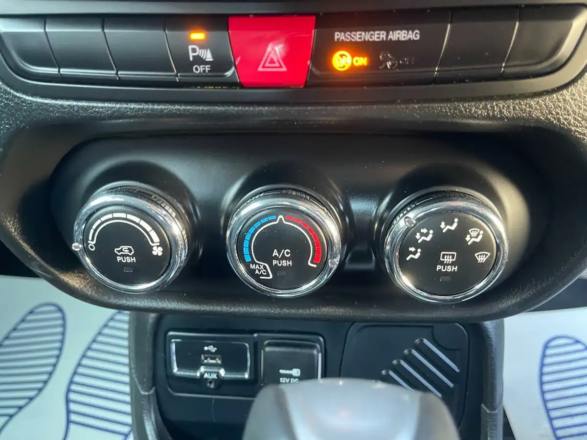 2017-jeep-renegade-14-multiair-ii-longitude-ddct-big-26