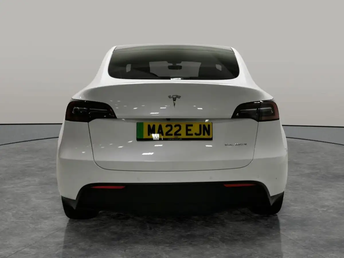 2022-tesla-model-y-e-long-range-big-9