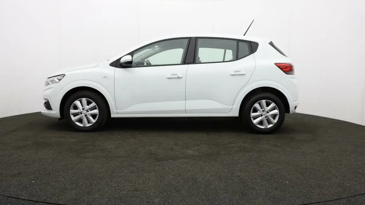 2021-dacia-sandero-10-tce-comfort-90bhp-big-3