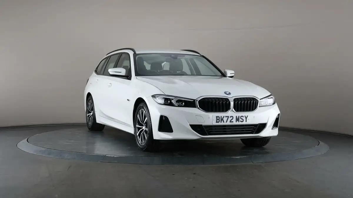 2022-bmw-3-series-20-330e-sport-touring-5d-big-47