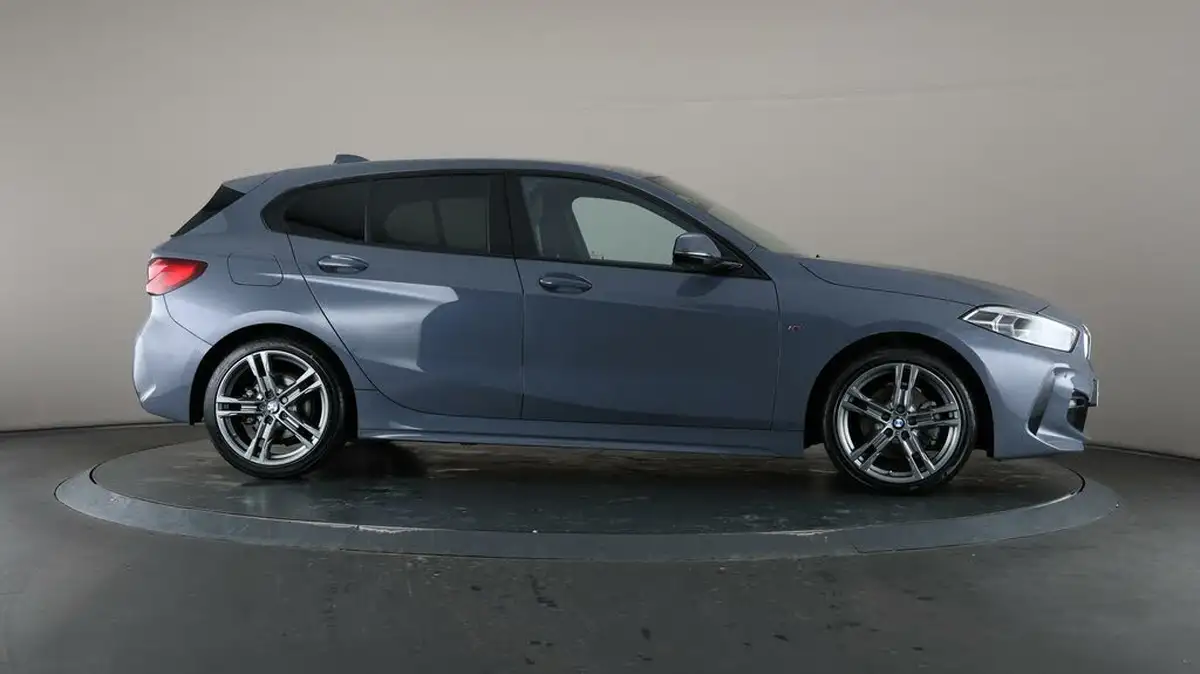 2021-bmw-1-series-15-118i-m-sport-lcp-dct-big-8