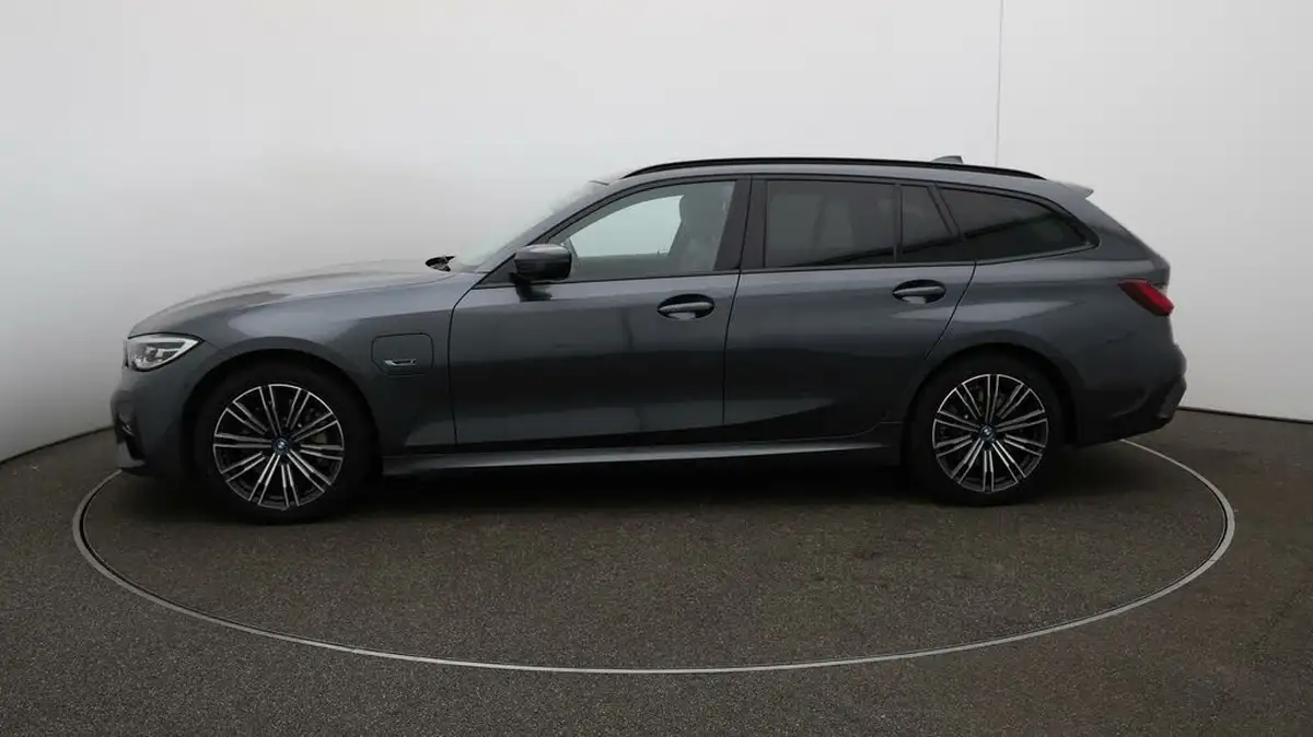 2022-bmw-3-series-20-330e-m-sport-touring-5d-big-59