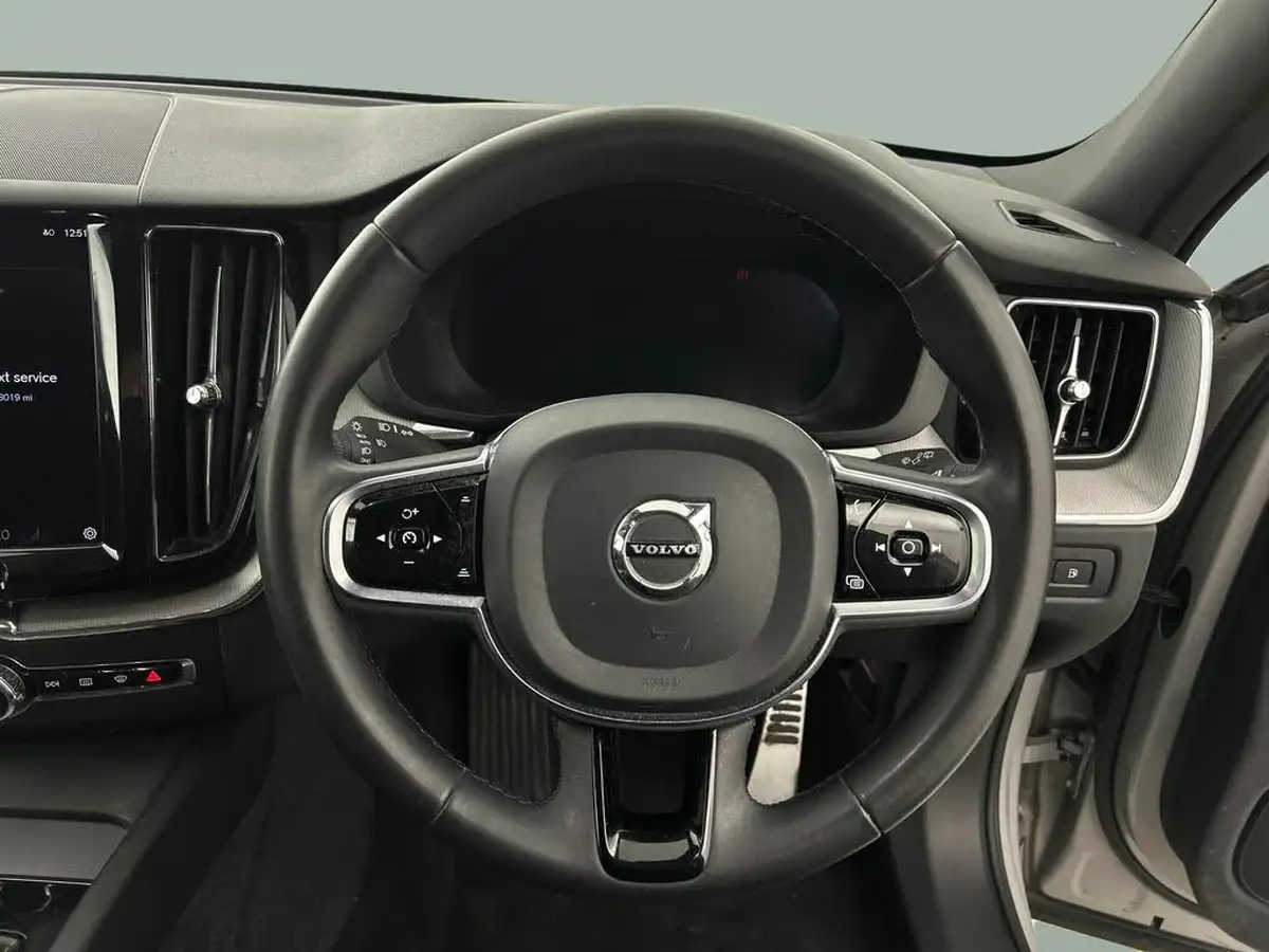 2021-volvo-xc60-20-t6-r-design-350bhp-plug-in-hybrid-big-17