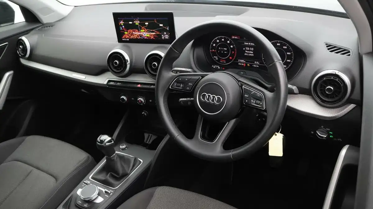 2022-audi-q2-10-30-tfsi-sport-big-9